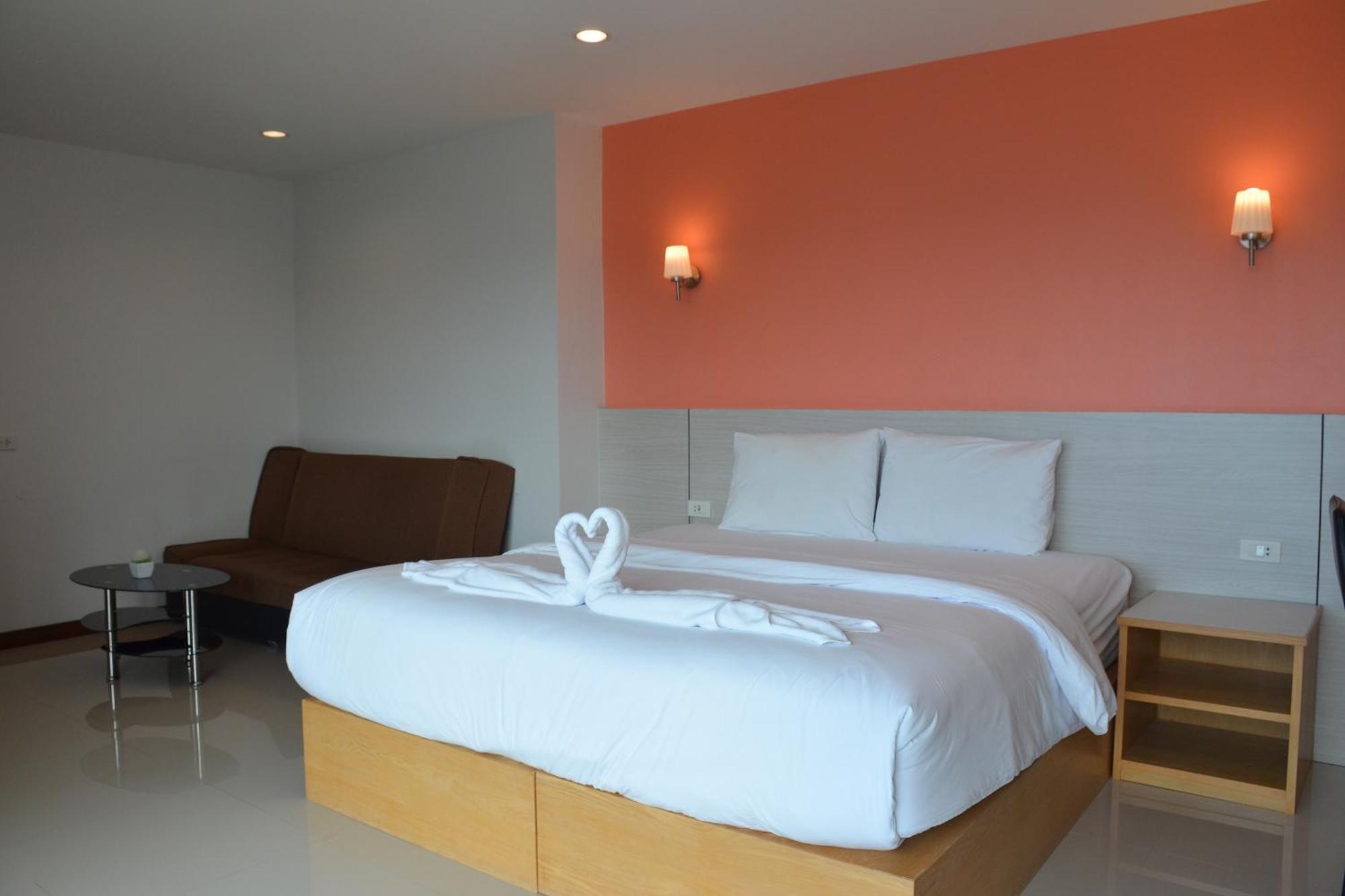 Hotel The Base HHQ Esterno foto