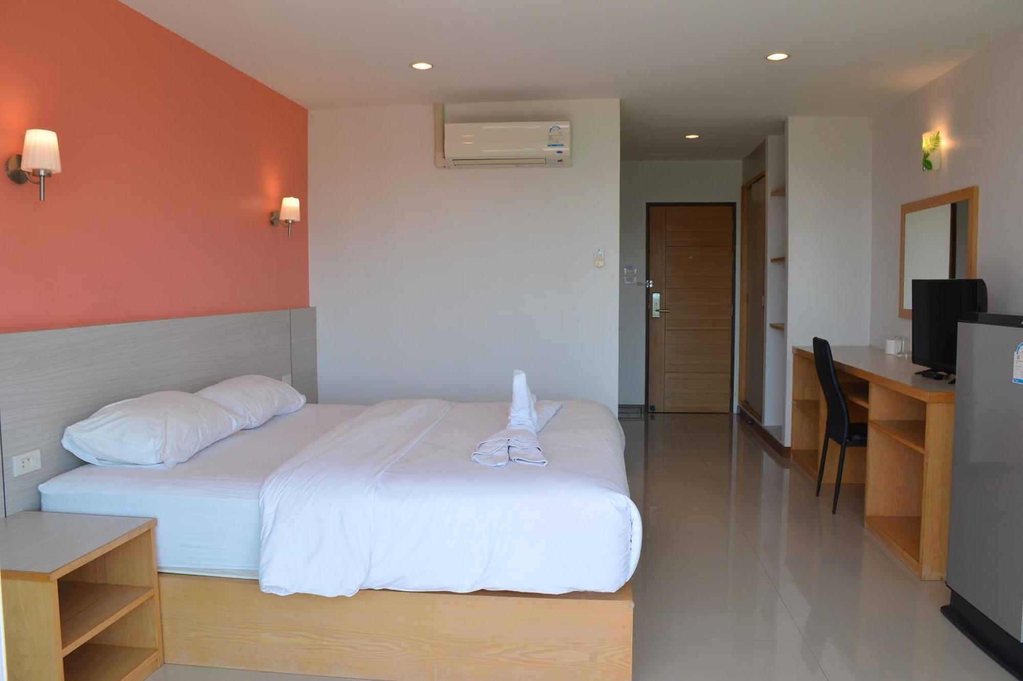 Hotel The Base HHQ Esterno foto