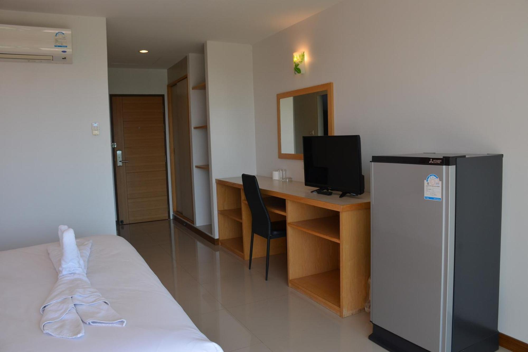 Hotel The Base HHQ Esterno foto